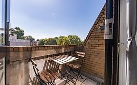 Luxury 3 Bedroom Flat With Balcony In Westbourne Park