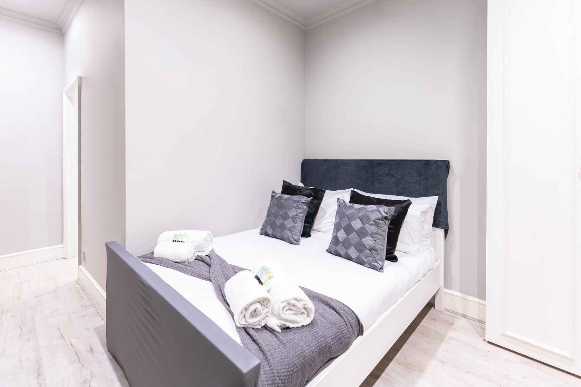 Luxury 3 Bedroom Flat With Balcony In Westbourne Park Londres Exterior foto